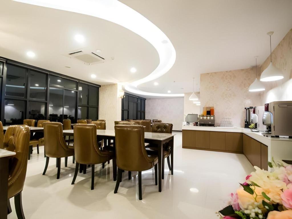 The Y Boutique Hotel Chiang Mai Exterior photo